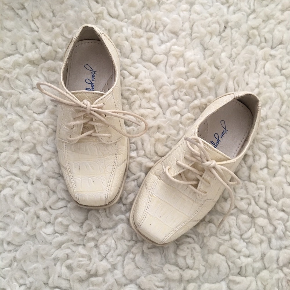 Dress shoes